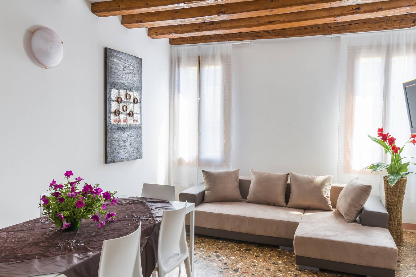 Entire apartment, Accademia Charm 4 by Wonderful Italy in Venice, Venice Province