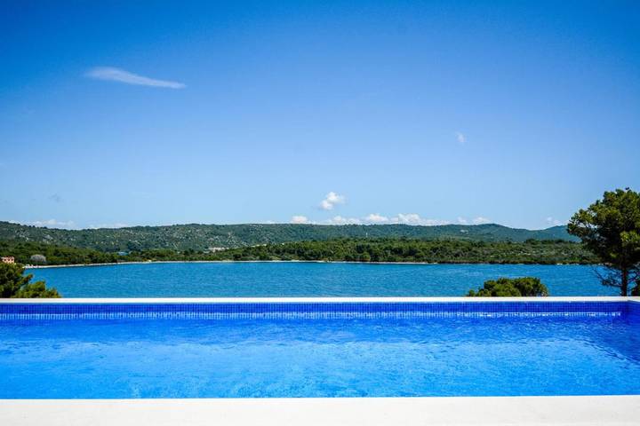 Villa pour 6 personnes, avec vue ainsi que piscine et balcon à Sali - 2