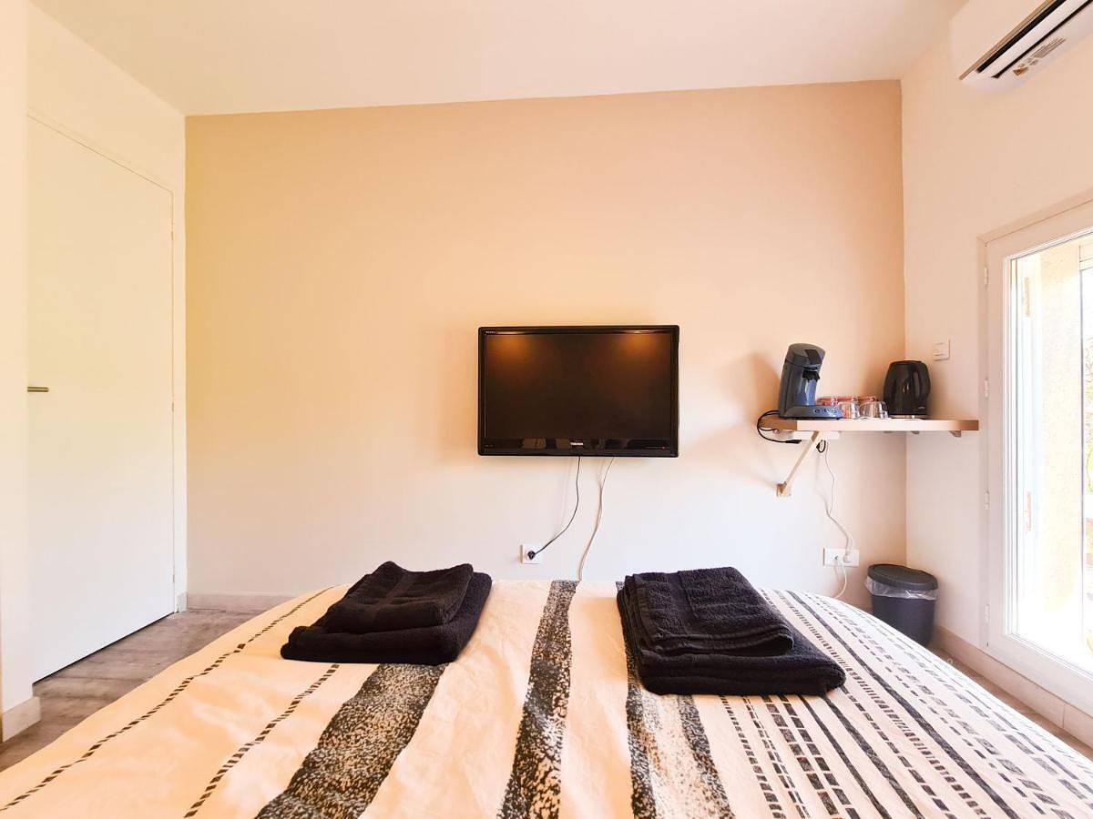 Double Room with Private Bathroom in Albi, Région d'Albi