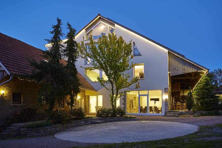 Bauernhof für 2 Personen, mit Balkon/Terrasse und Terrasse sowie Garten und Pool in der Stuttgart Region