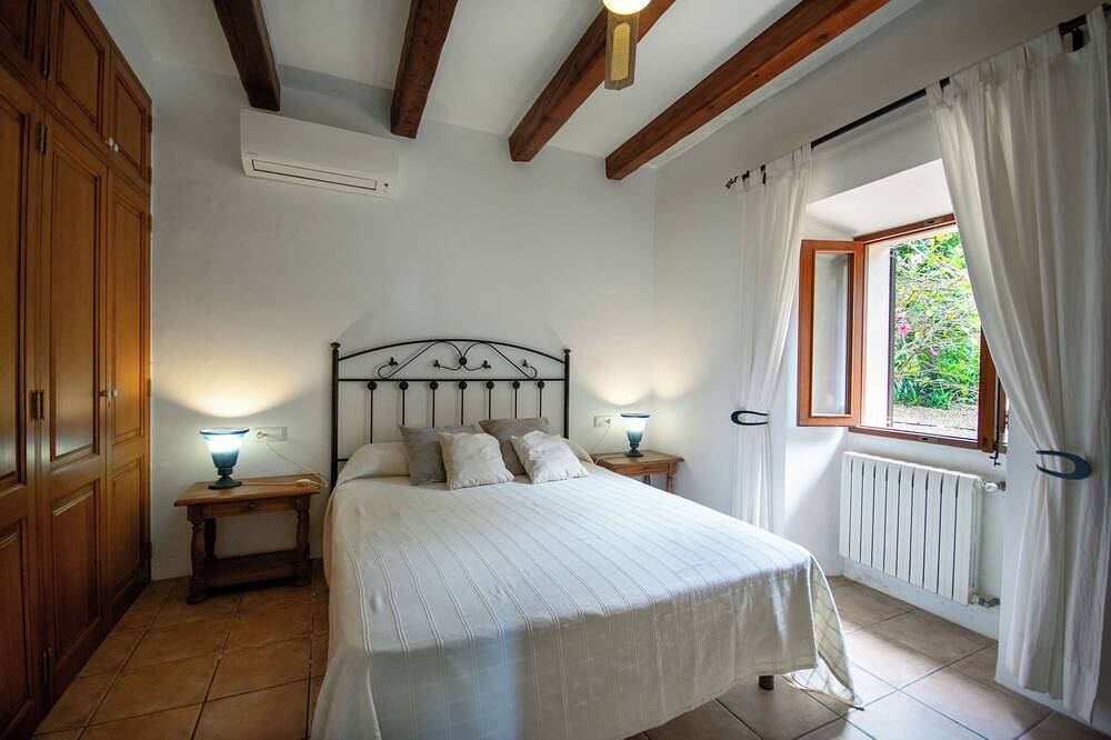 Ganze Wohnung, Wunderschönes 40 qm Apartment auf modernisierter Finca mit 10 x 5 Pool in Cala d'Or, Santanyí