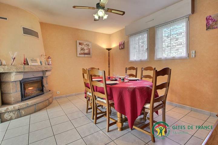 Gîte pour 7 personnes, avec Jacuzzi ainsi que Terrasse et Jardin à Meslan - 2
