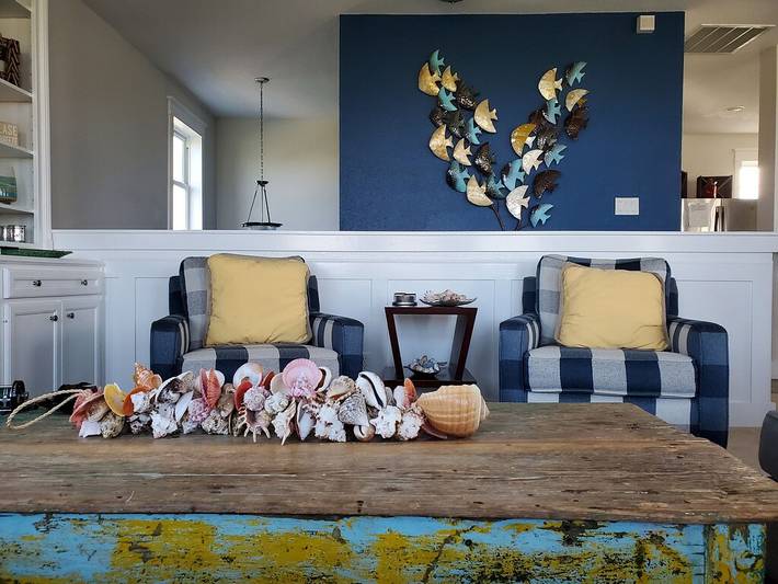 Beach rental for 8 people, with pool and yard as well as hot tub and balcony in Galveston