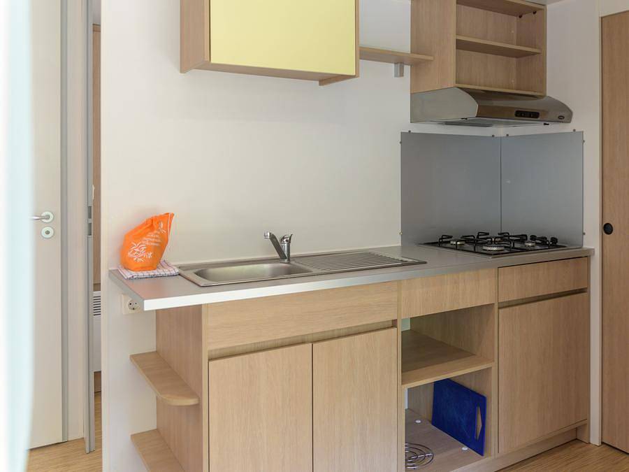 Camping Le Mas Fleuri - Mobilheim 6 personen - Mobilheim Riviera 29m² - 2 Schlafzimmer + 1 Schlafsofa -. in Sospel, Mittelmeerküste (Frankreich)