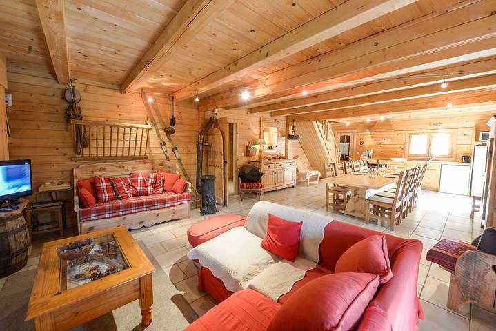 Gîte pour 12 personnes, avec Terrasse ainsi que Jardin et Sauna