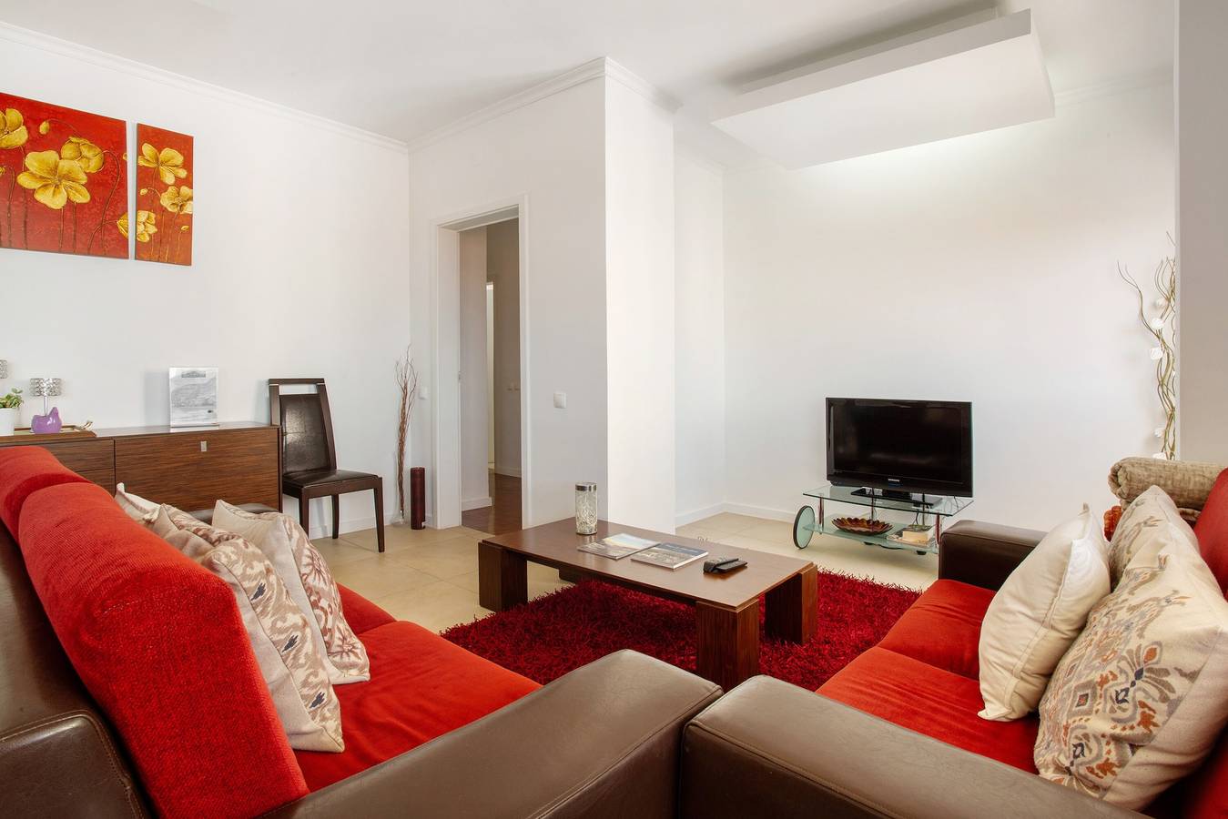 Ganze Wohnung, Apartment 'Funchal Centre Bliss - Soulful Stays' mit Meerblick, Gemeinschaftsterrasse und Wlan in Funchal (Santa Maria Maior), Madeira
