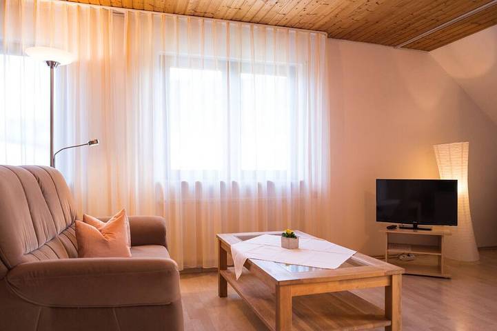 Ferienwohnung für 2 Personen, mit Balkon und Sauna sowie Garten und Pool in Auggen