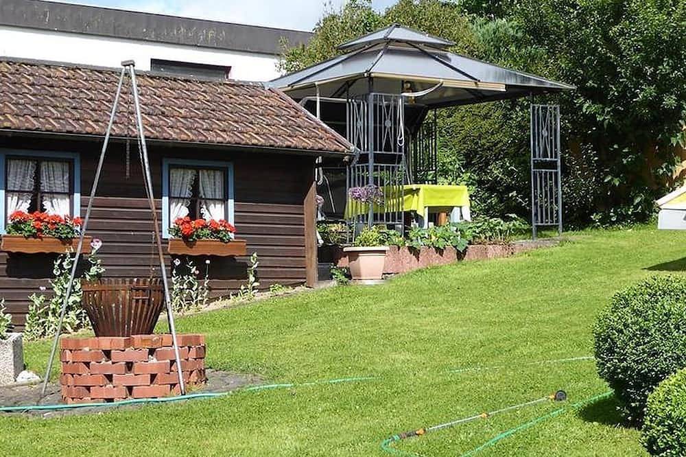 Ganze Wohnung, Ferienwohnung Gertrud Wieser - 2-Bett-Ferienwohnung - Nichtraucher - in Lissendorf, Vulkaneifel