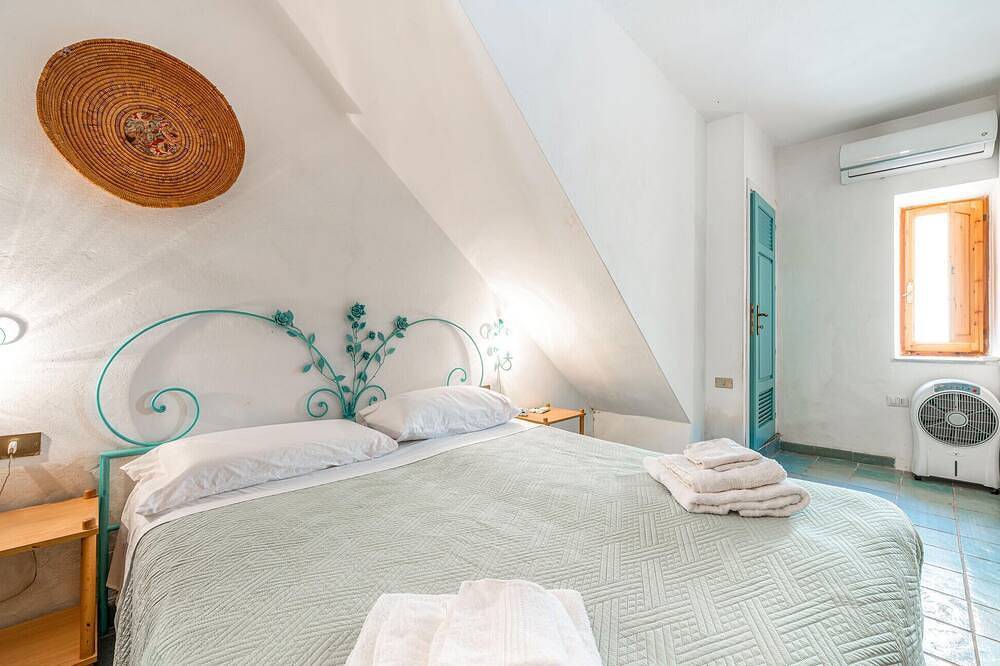 Entire apartment, 2 bedroom gorgeous apartment in Carloforte in Carloforte, Carbonia-Iglesias Province