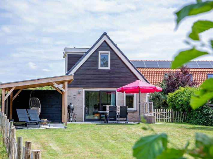 Vakantiehuis voor 10 personen, with sauna and tuin as well as terras, met huisdier in Den Burg