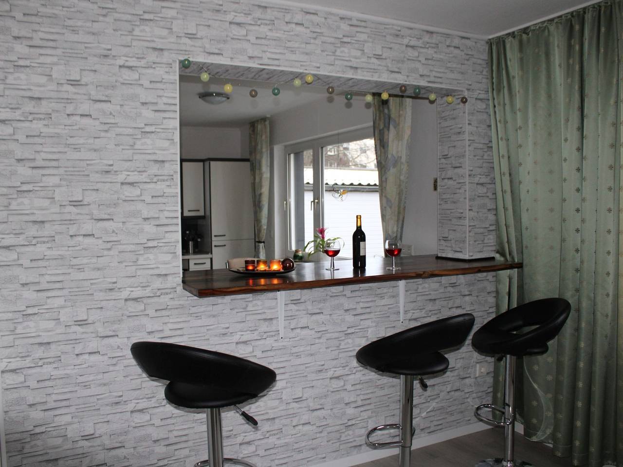 Ganze Wohnung, Ferienwohnung 'Möhneblick' mit Gemeinschaftsgarten, Balkon und Wi-Fi in Körbecke, Möhnesee