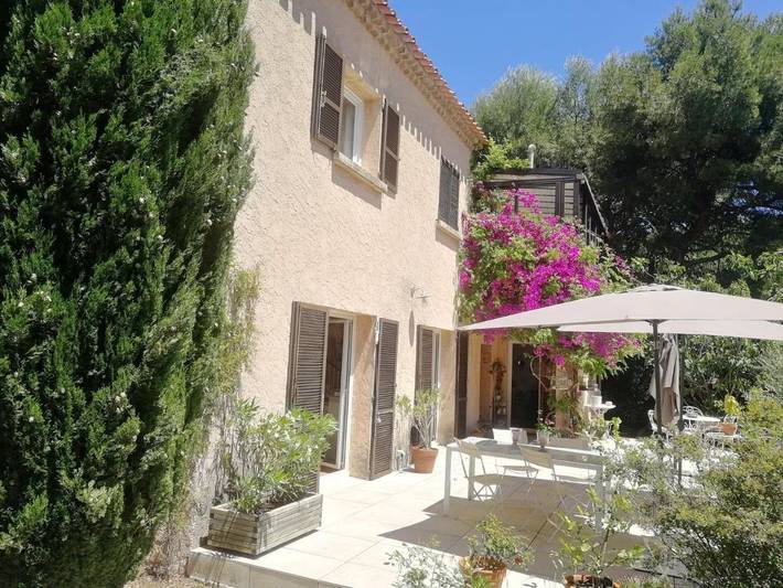 Gîte pour 2 personnes, avec jardin et vue ainsi que piscine et terrasse à Allauch - 2