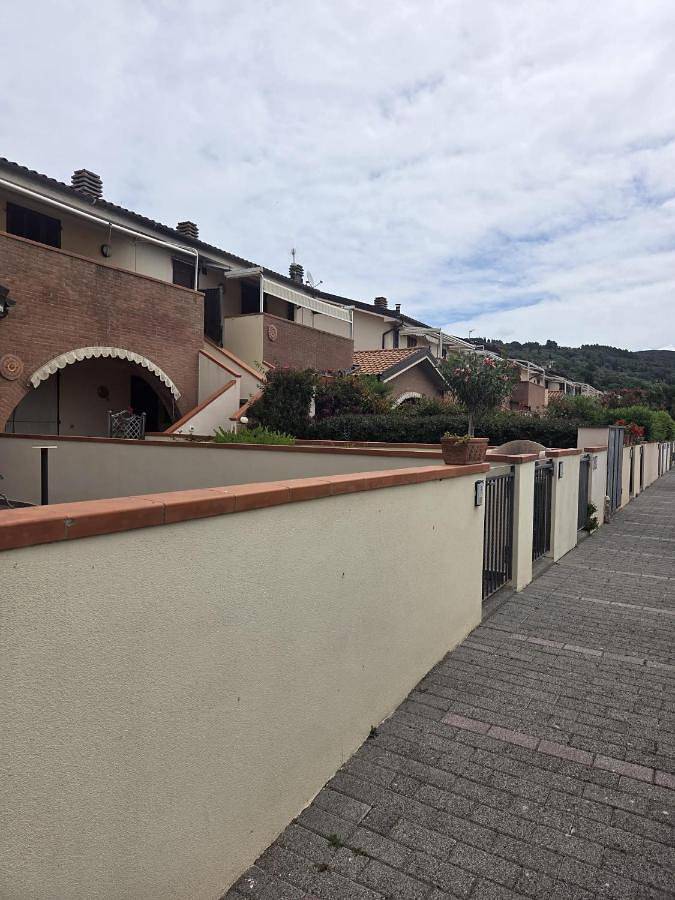 Apartamento de vacaciones para 6 personas, con jardín además de vistas y terraza - 1