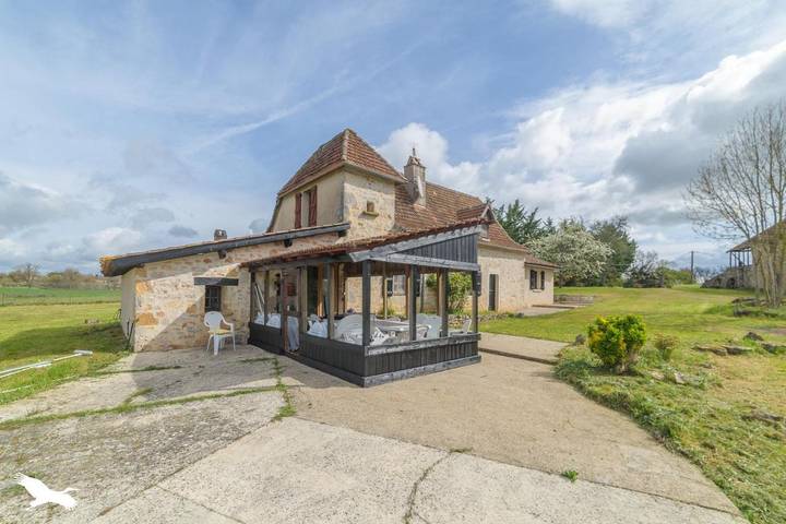 Location de vacances pour 11 personnes, avec Terrasse ainsi que Piscine et Vue à Reyrevignes