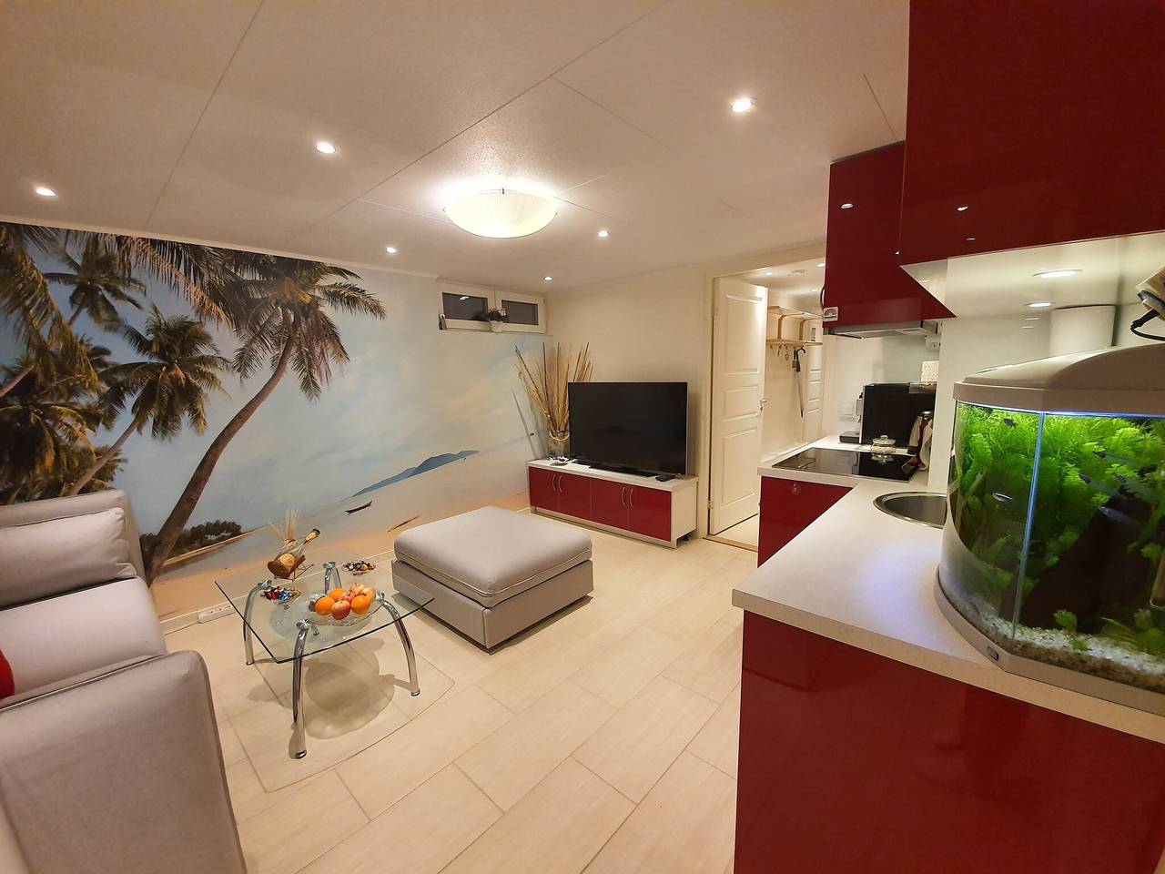 Ganze Wohnung, Separate Wohnung in attraktiver Villa in Huddinge, Schwedische Ostsee