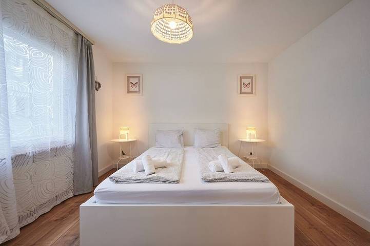 Geheel appartement, Stay Switzerland - Mountain View Apartment Interlaken in Interlaken, Meer van Thun