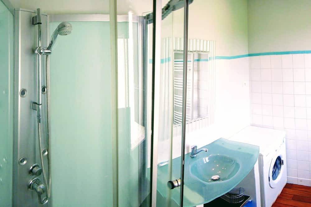 Appartement entier, Gîte Pic St Loup aux Coquilloux  entre nature et piscine à 10minutes des plages in Castelnau-le-Lez, Côte méditerranéenne (France)