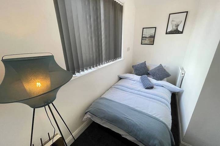 Apartamento entero, 3 bedroom apartment / sleeps 6 with free parking in Wolverhampton, Birmingham y alrededores