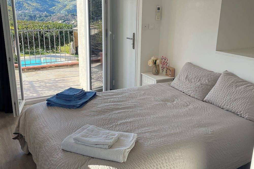 Beautiful villa in a peaceful setting not overlooked in Auribeau-sur-Siagne, Cannes region