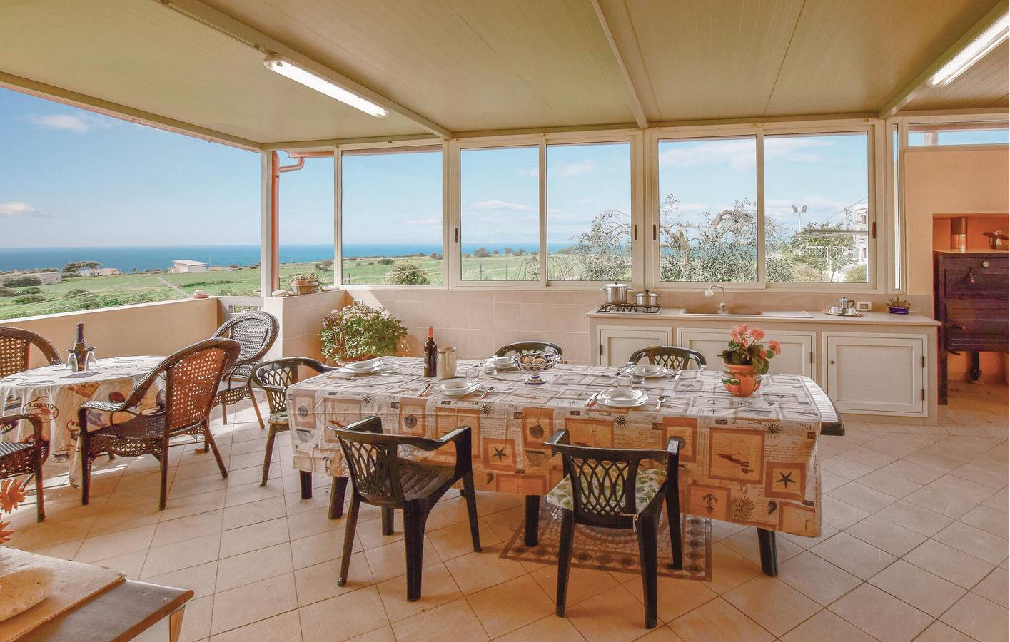 Ragusa Retreat : Apt moderne avec climatisation, parking et terrasse, à 2,5 km de la plage in Ragusa, Province de Ragusa