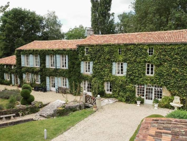 Location de vacances pour 24 personnes, avec jardin et terrasse à Annepont - 3