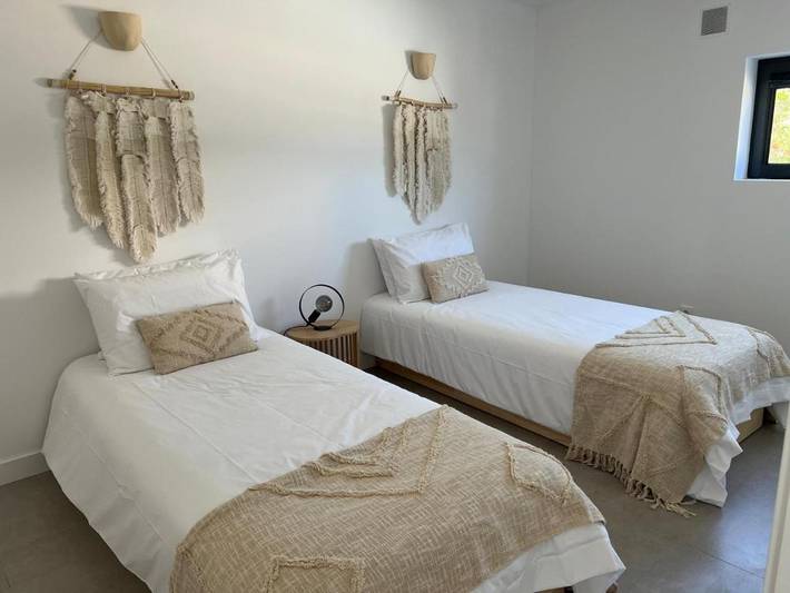 Ferienhaus für 6 Personen, mit Balkon und Terrasse sowie Garten und Ausblick in Carrapateira