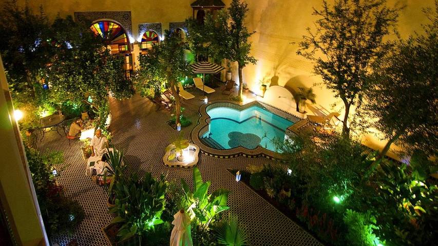 Alojamiento y desayuno para 4 personas, con piscina y jardín - 1