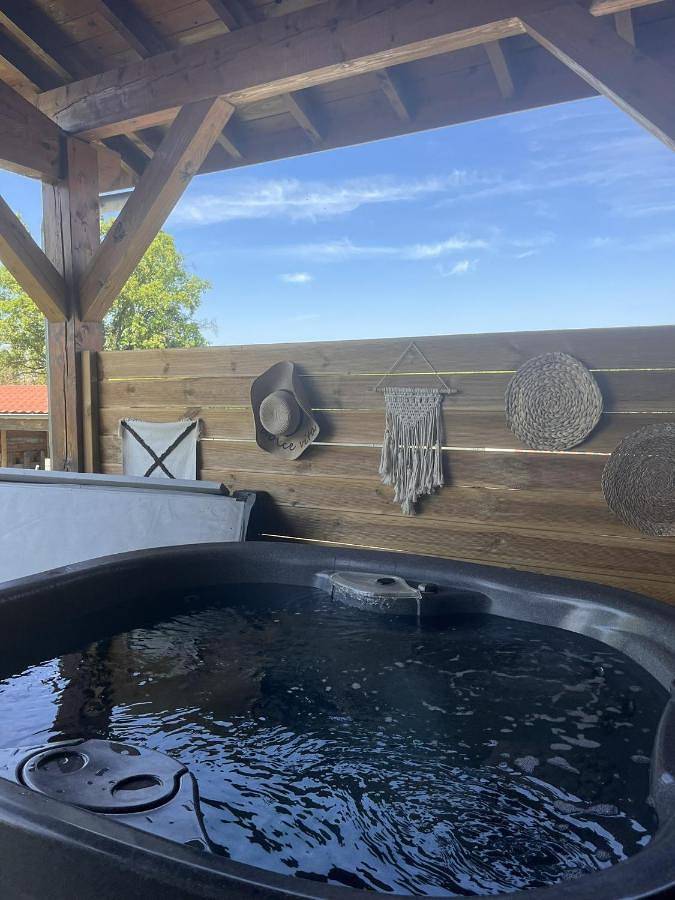 Gîte pour 5 personnes, avec jacuzzi dans Sainte-Foy-Saint-Sulpice