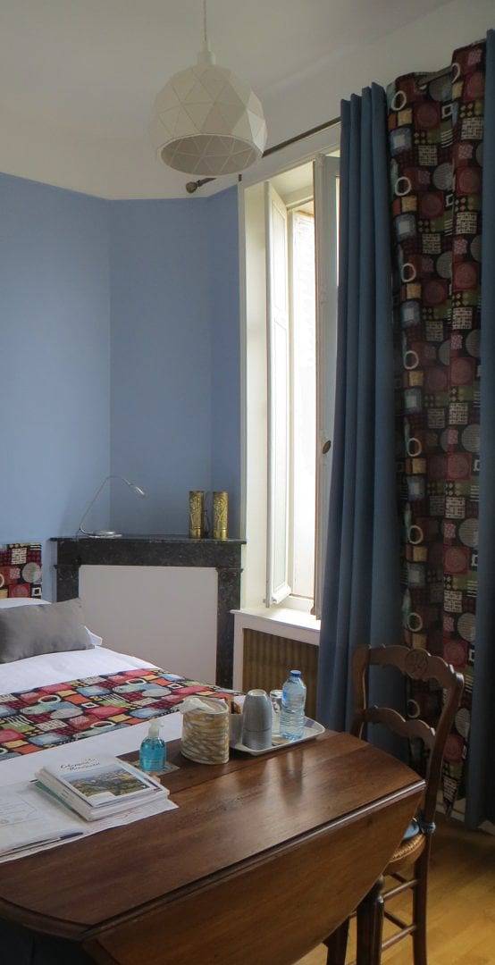 Chambres d'hôtes Thouars centre-ville - Chambre Bleue in Thouars, Deux-Sèvres