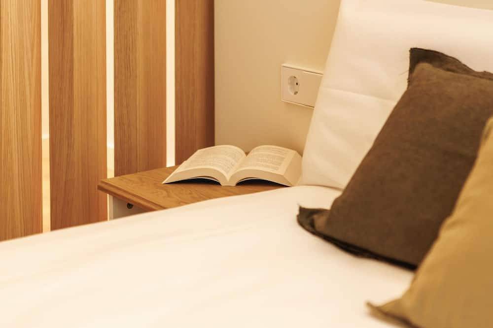 Entire apartment, Ballesteries 34 - Holiday Apartment Rental Girona | Bravissimo in Girona, Gironès