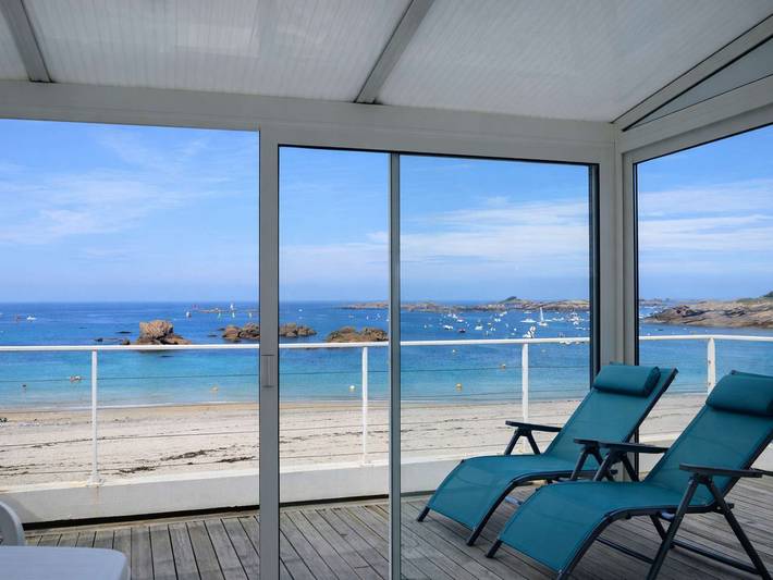 Gîte pour 4 personnes, avec terrasse dans Plage de Grève Blanche