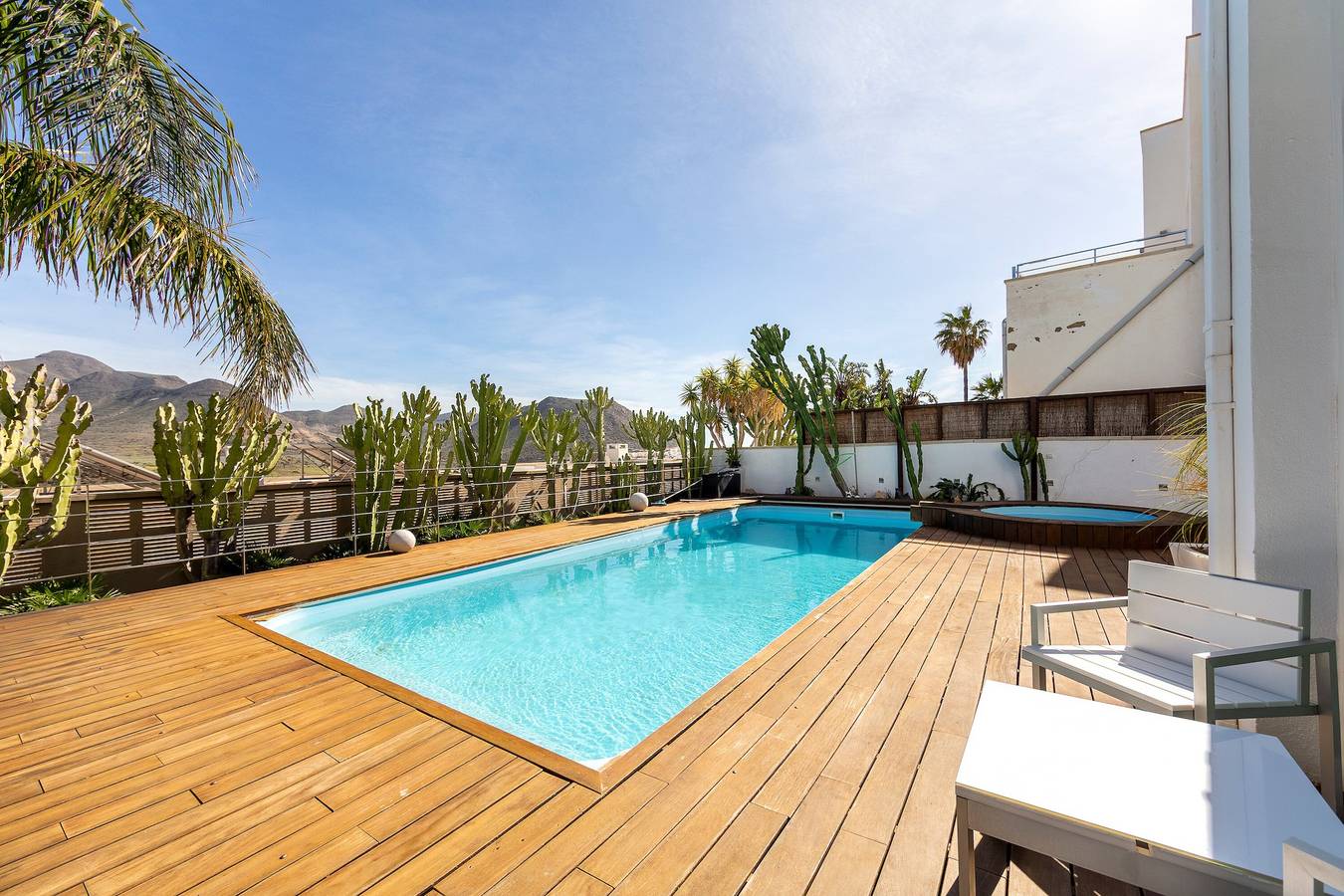 Villa 'Lux' con vista mare, Wi-Fi e aria condizionata in San José (Andalusia), Nijar