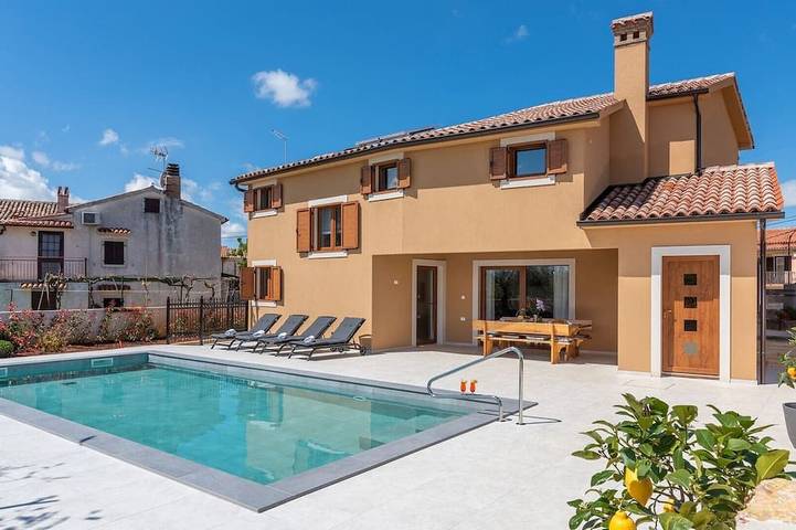 Ferienhaus für 8 Personen, mit Garten