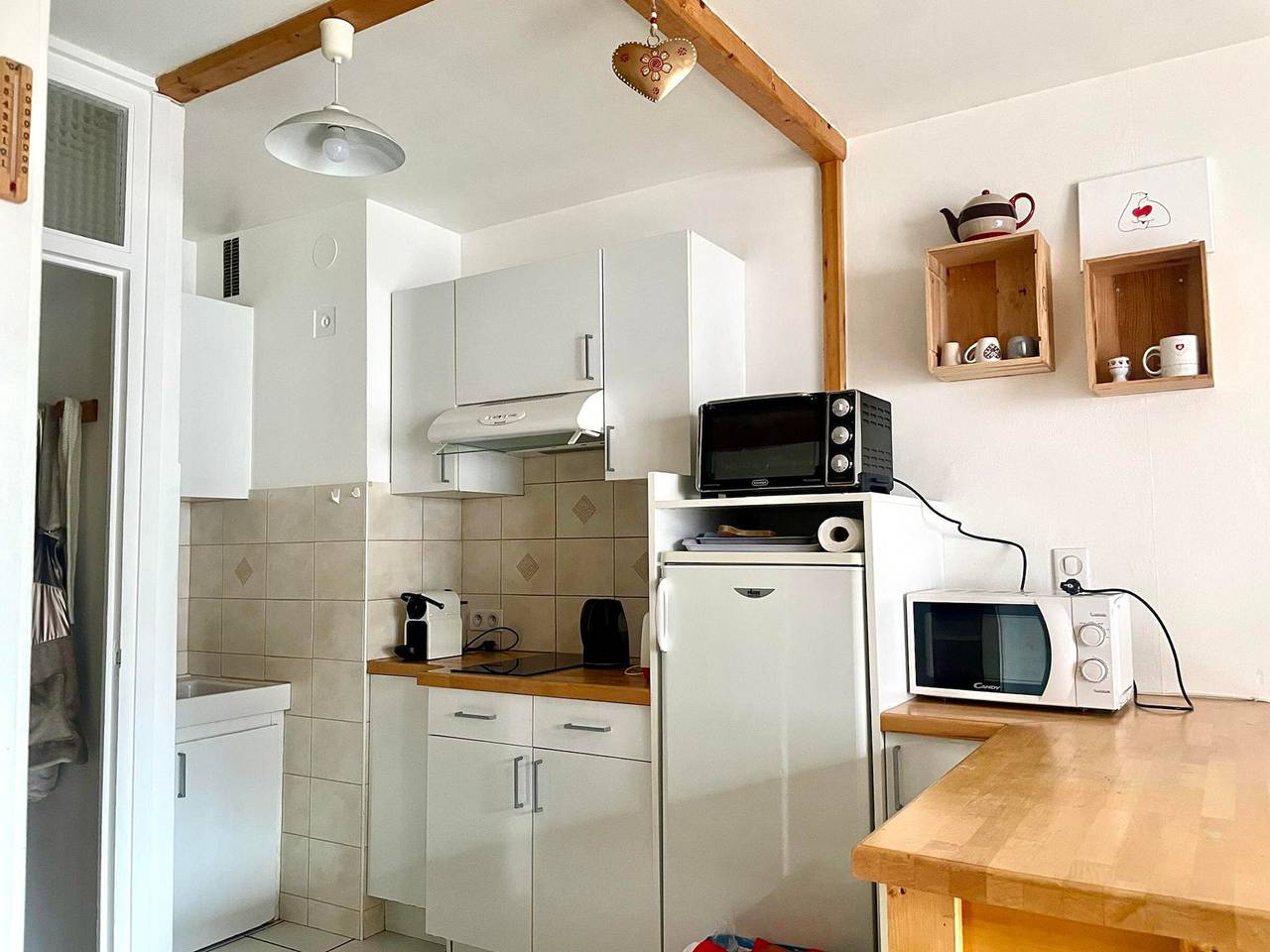 Studio entier, Studio 2* pour 2 pers avec wifi et parking, centre station in Brides-les-Bains, Massif de la Vanoise