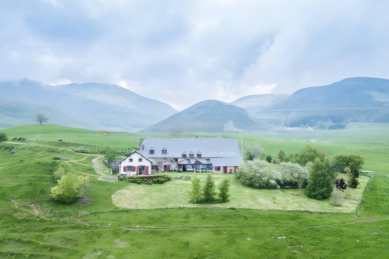 Le Balcon des puys in Chambon-sur-Lac, Parc naturel régional des Volcans d'Auvergne