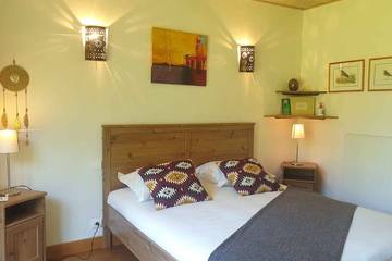 Cottage pour 2 personnes, avec jardin et sauna à Monlet