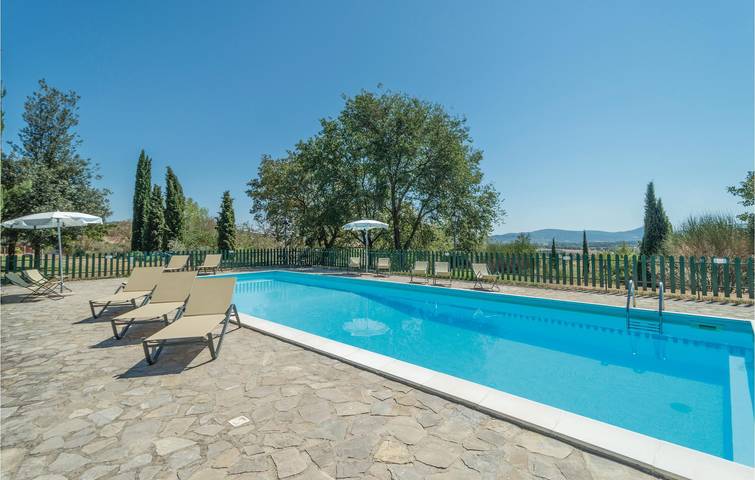 Rifugio a bordo piscina vicino al Lago Trasimeno in Magione, Lago Trasimeno