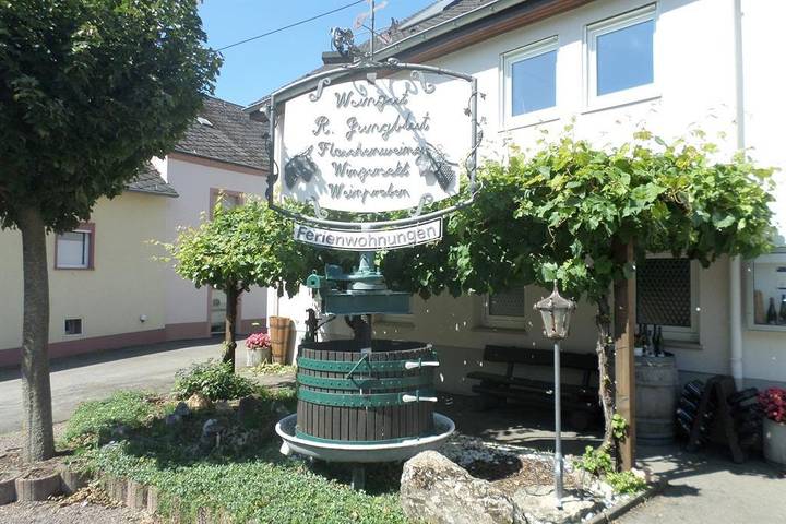 Gîte pour 4 personnes, avec jardin, adapté aux familles à Konz - 2