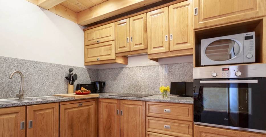 Chalet 'Les Tarines 2' with Mountain View, Private Terrace and Wi-Fi in Beaufort (Rhône-Alpes), Albertville region