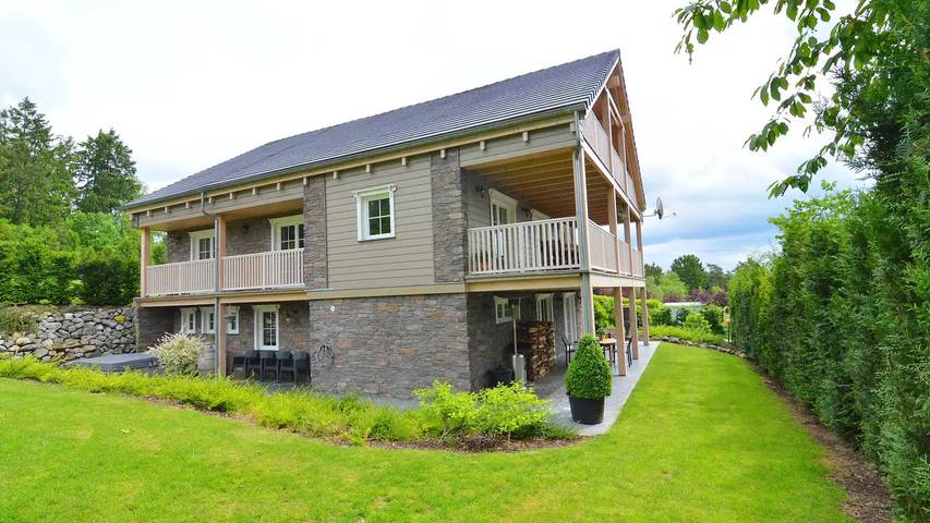 Vakantiehuis voor 11 personen, with sauna and whirlpool as well as tuin in Durbuy