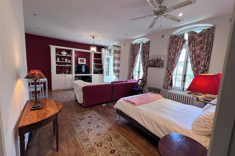 Appartement entier, Château de Villars in Villars (Aquitaine), Périgord Vert