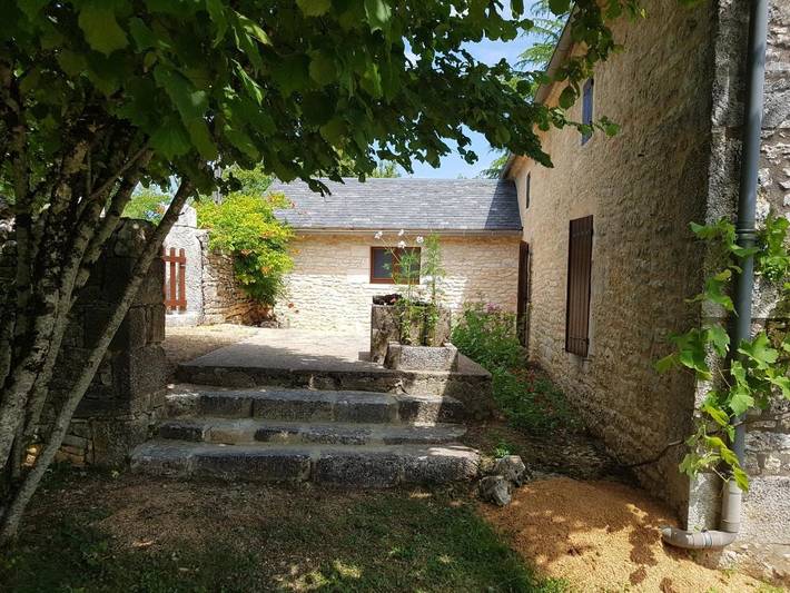 Location de vacances pour 5 personnes, avec vue et jardin à Borrèze - 3