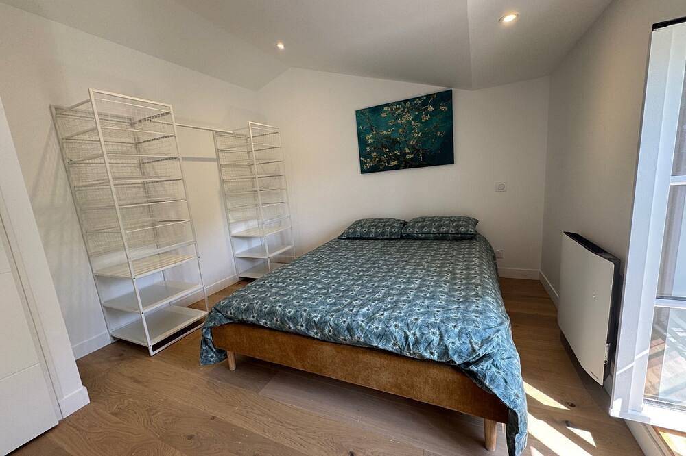 Fisherman's house in the heart of Saint Clément des Baleines in Saint-Clément-des-Baleines, La Rochelle region