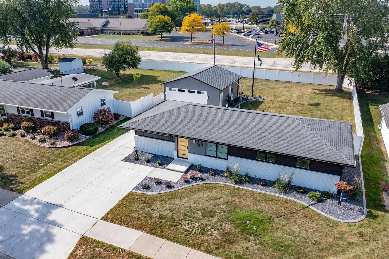 Full Remodel! Steps to Lambeau, Titletown, Resch! in Green Bay, Condado de Brown (WI)