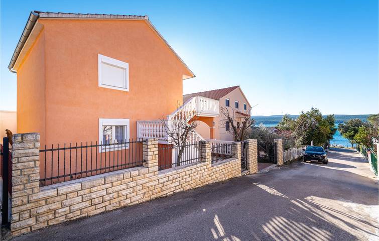Ferienwohnung für 4 Personen, mit Terrasse in Gornji Karin