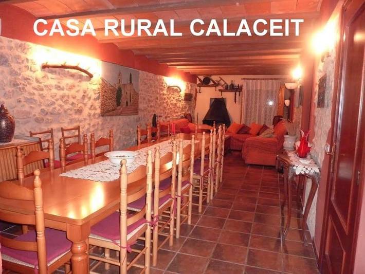 Casa de vacaciones para 18 personas, con Balcón y Terraza en Parc Natural de la Tinença de Benifassà - 2