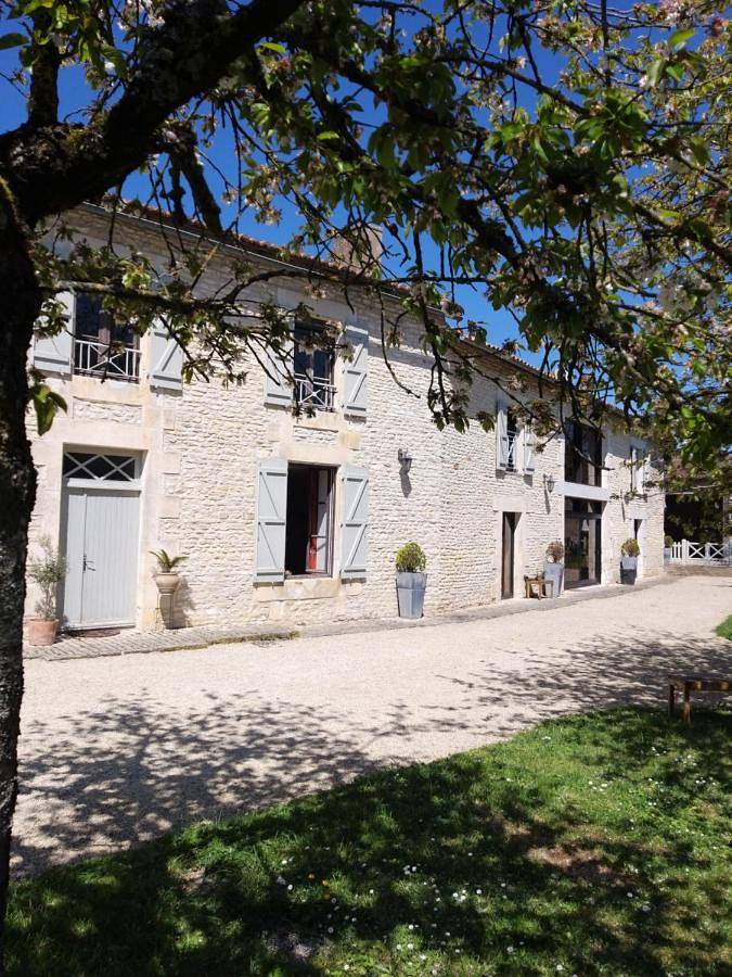 Family Suite in Charrais, Vienne (France)