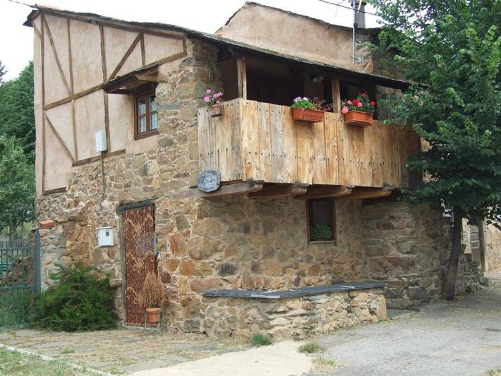 Casa rural para 6 personas, con Balcón además de Terraza y Vistas en Bembibre