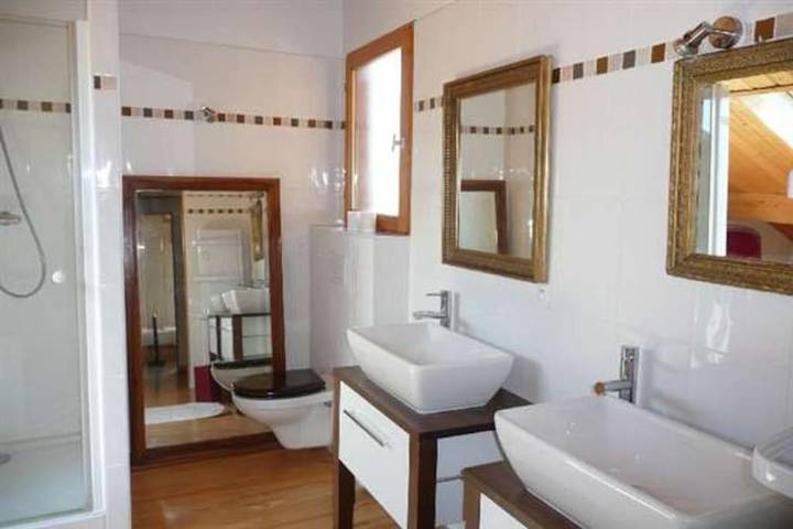 Gîte pour 10 personnes, avec vue et jardin ainsi que balcon et sauna dans Ponsonnas - 3