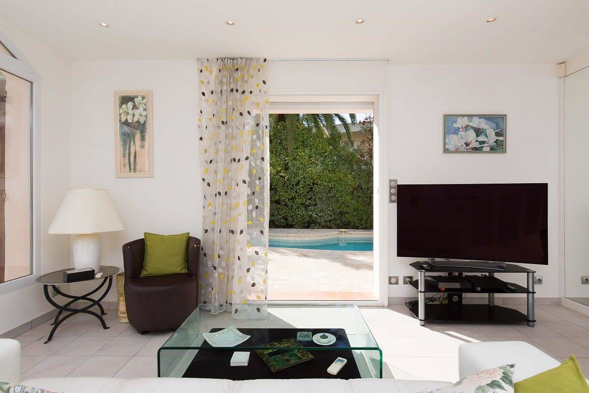 B024 - Magnifique Villa - Piscine - Cannes centre in Cannes, Cannes e dintorni